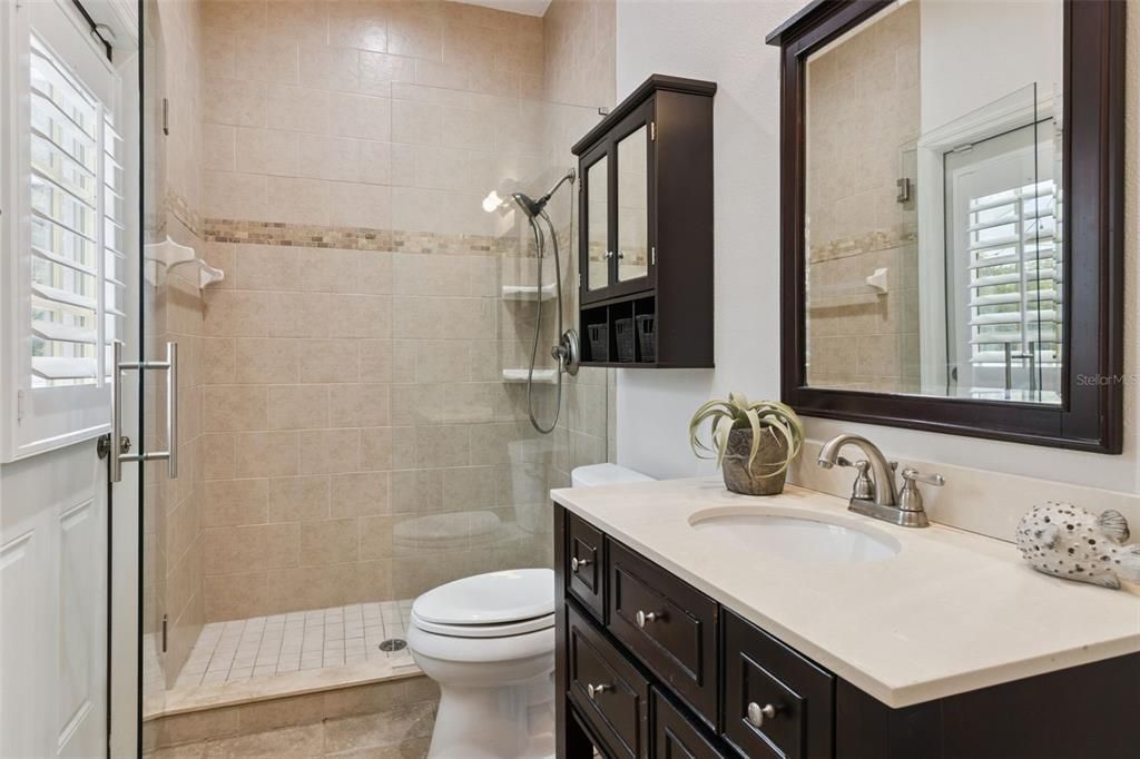 En Venta: $474,990 (4 camas, 3 baños, 2145 Pies cuadrados)