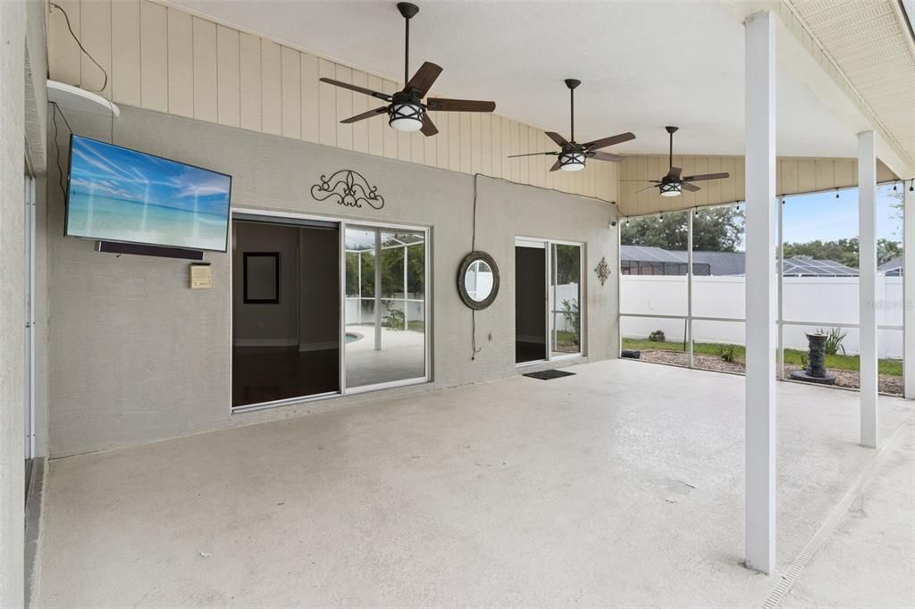 En Venta: $474,990 (4 camas, 3 baños, 2145 Pies cuadrados)