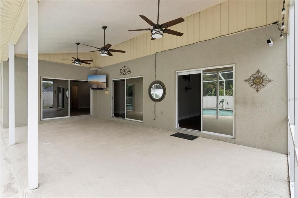 En Venta: $474,990 (4 camas, 3 baños, 2145 Pies cuadrados)