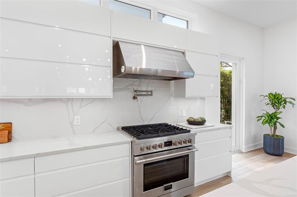 En Venta: $2,649,000 (4 camas, 5 baños, 4224 Pies cuadrados)