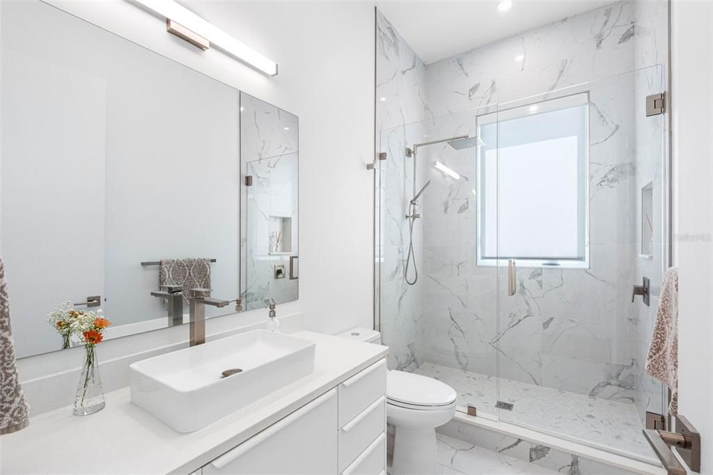 En Venta: $2,649,000 (4 camas, 5 baños, 4224 Pies cuadrados)