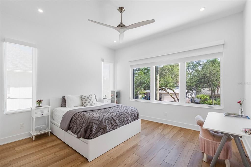 En Venta: $2,649,000 (4 camas, 5 baños, 4224 Pies cuadrados)