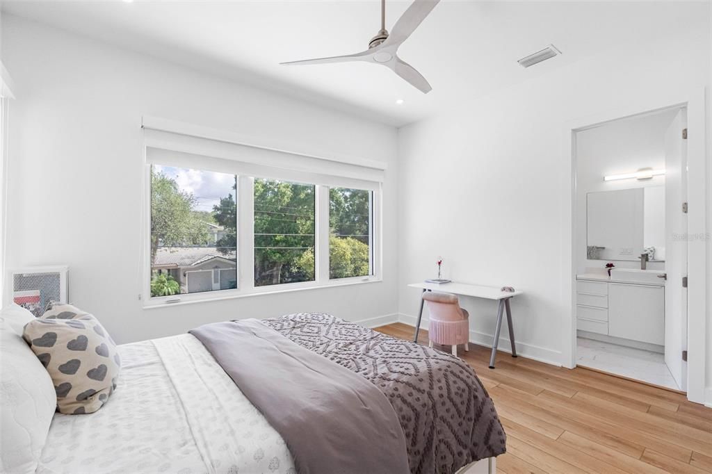 En Venta: $2,649,000 (4 camas, 5 baños, 4224 Pies cuadrados)
