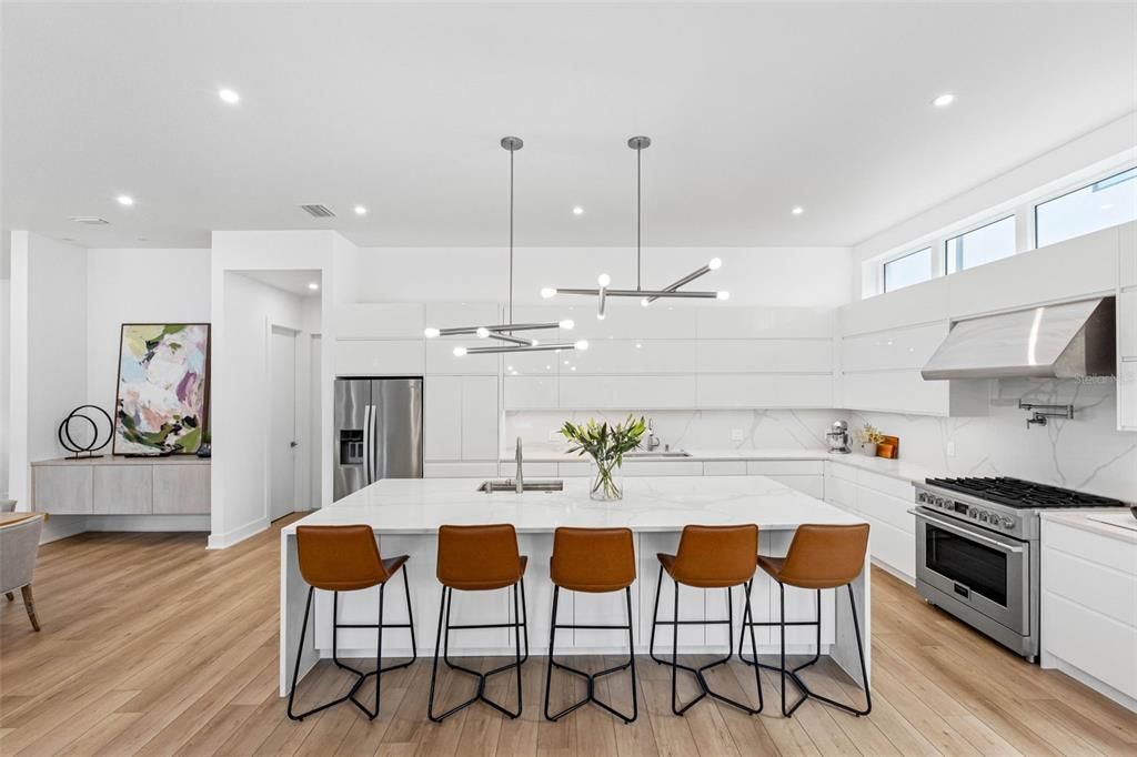 En Venta: $2,649,000 (4 camas, 5 baños, 4224 Pies cuadrados)