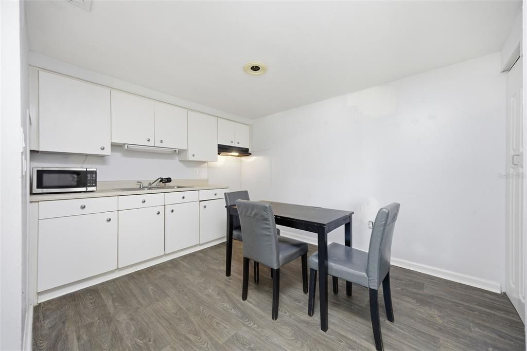 For Sale: $374,900 (5 beds, 4 baths, 3277 Square Feet)