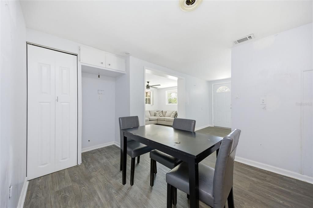 For Sale: $374,900 (5 beds, 4 baths, 3277 Square Feet)