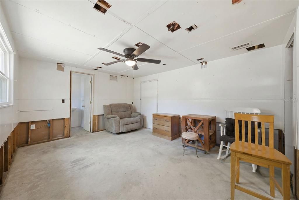 For Sale: $374,900 (5 beds, 4 baths, 3277 Square Feet)