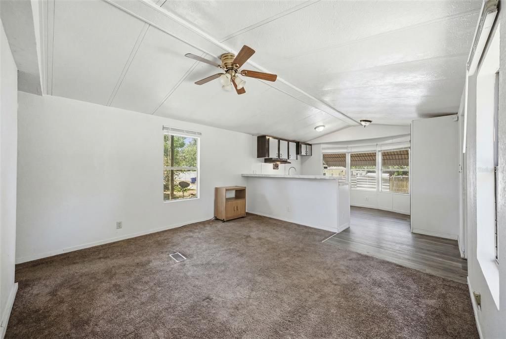 For Sale: $374,900 (5 beds, 4 baths, 3277 Square Feet)