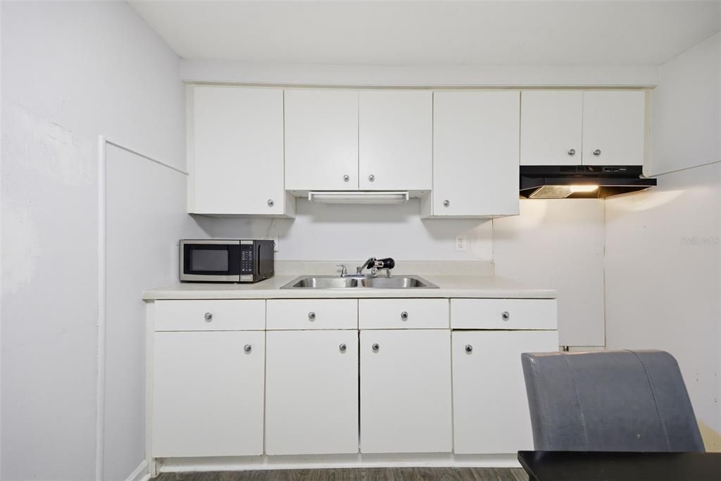 For Sale: $374,900 (5 beds, 4 baths, 3277 Square Feet)