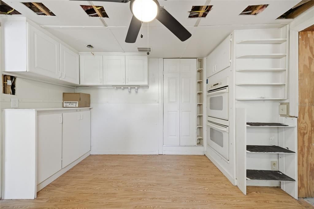 For Sale: $374,900 (5 beds, 4 baths, 3277 Square Feet)