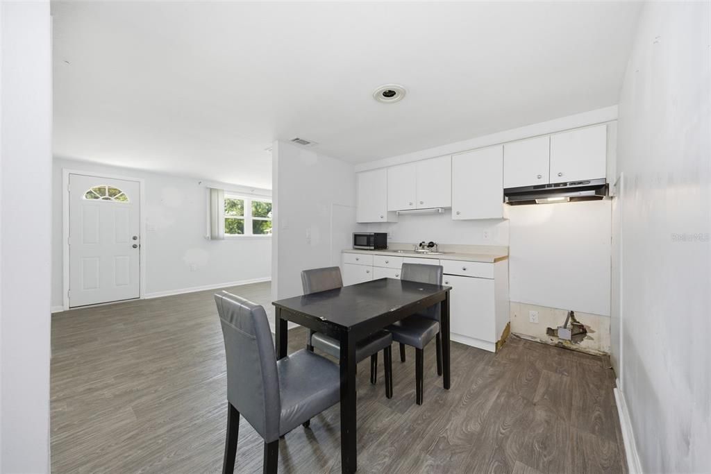 For Sale: $374,900 (5 beds, 4 baths, 3277 Square Feet)