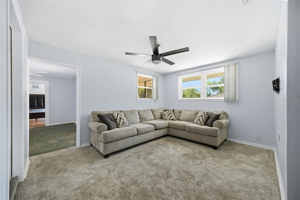 For Sale: $374,900 (5 beds, 4 baths, 3277 Square Feet)