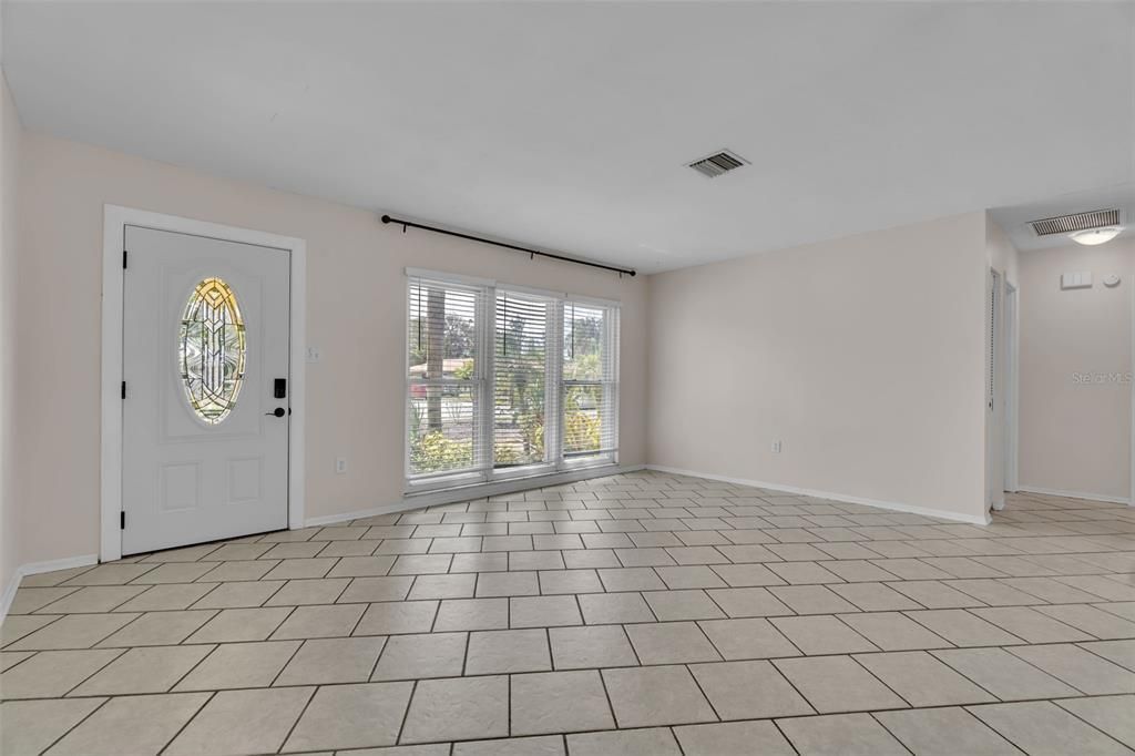 For Sale: $399,500 (3 beds, 2 baths, 1235 Square Feet)