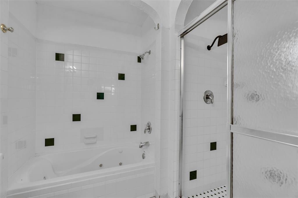 For Sale: $399,500 (3 beds, 2 baths, 1235 Square Feet)