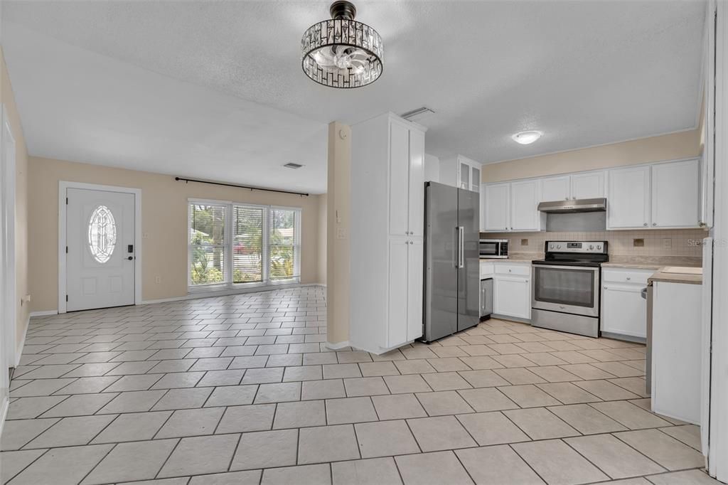 For Sale: $399,500 (3 beds, 2 baths, 1235 Square Feet)