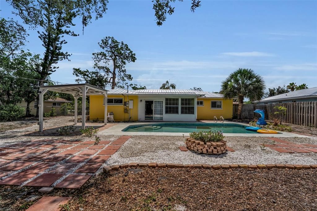 For Sale: $399,500 (3 beds, 2 baths, 1235 Square Feet)