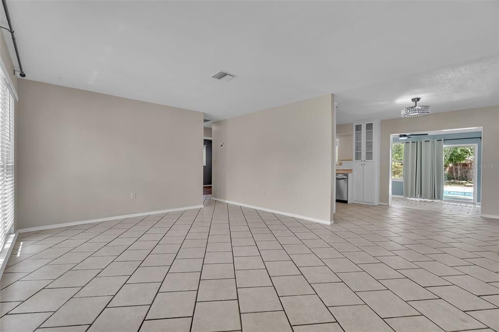 For Sale: $399,500 (3 beds, 2 baths, 1235 Square Feet)