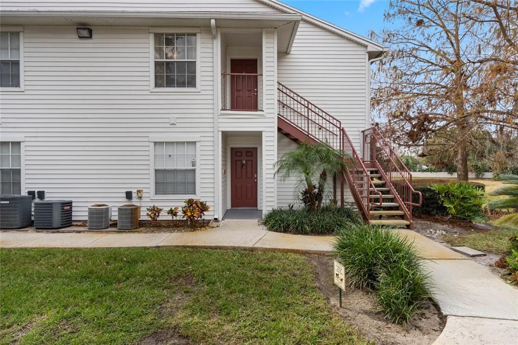 For Sale: $199,900 (2 beds, 2 baths, 971 Square Feet)