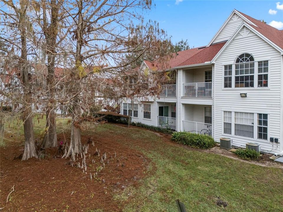 For Sale: $199,900 (2 beds, 2 baths, 971 Square Feet)