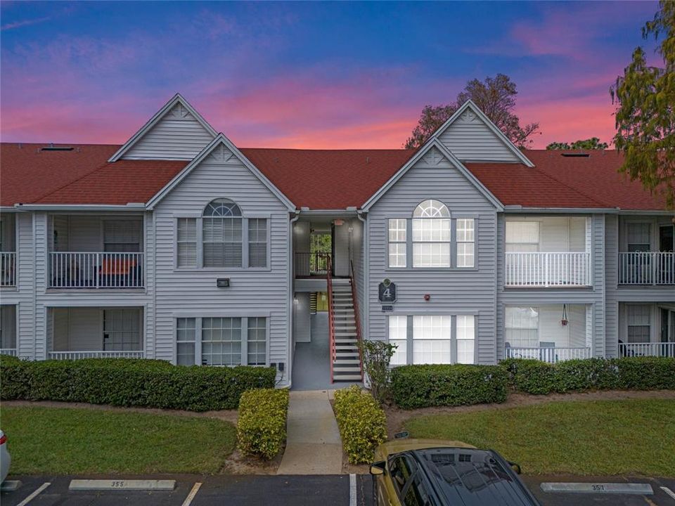 For Sale: $199,900 (2 beds, 2 baths, 971 Square Feet)