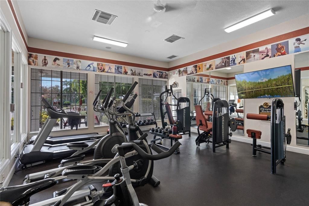 For Sale: $199,900 (2 beds, 2 baths, 971 Square Feet)