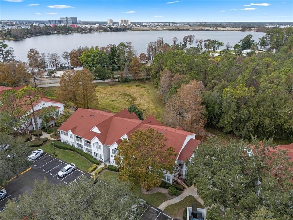 For Sale: $199,900 (2 beds, 2 baths, 971 Square Feet)