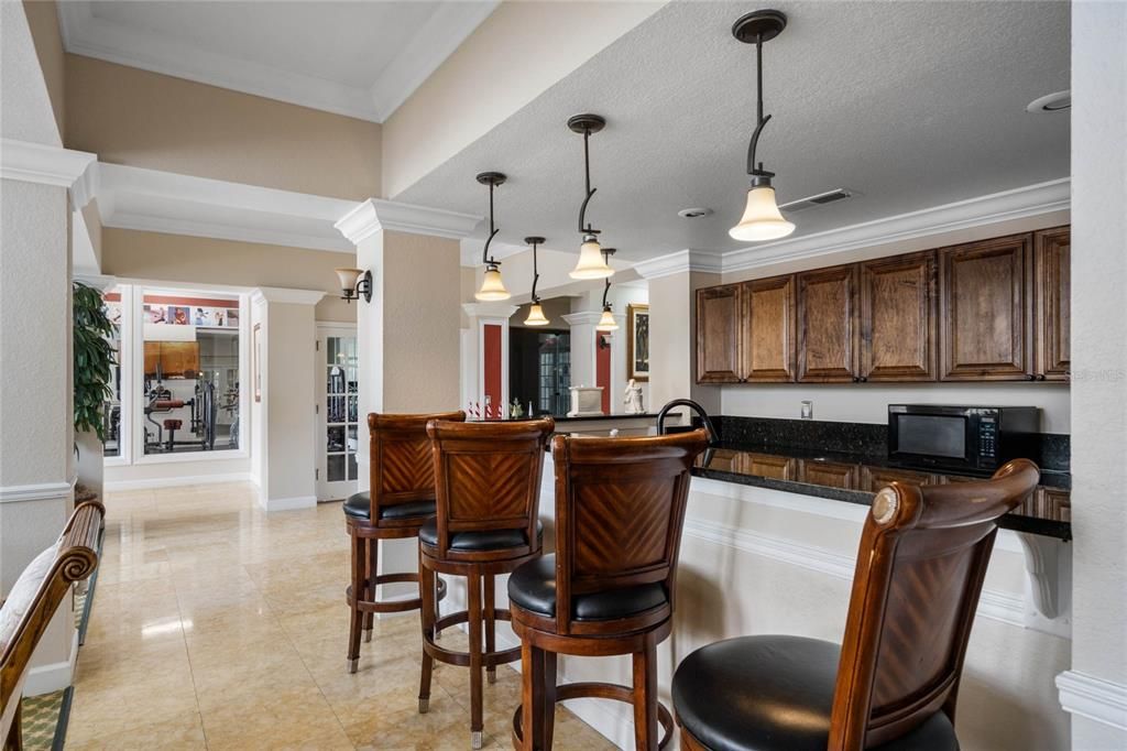 For Sale: $199,900 (2 beds, 2 baths, 971 Square Feet)
