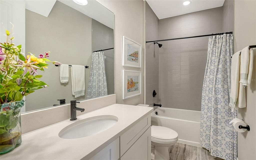 En Venta: $995,000 (4 camas, 4 baños, 3182 Pies cuadrados)