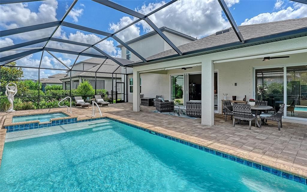 En Venta: $995,000 (4 camas, 4 baños, 3182 Pies cuadrados)