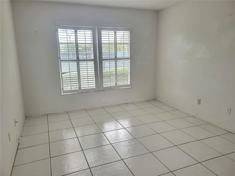 For Sale: $240,000 (3 beds, 2 baths, 1820 Square Feet)
