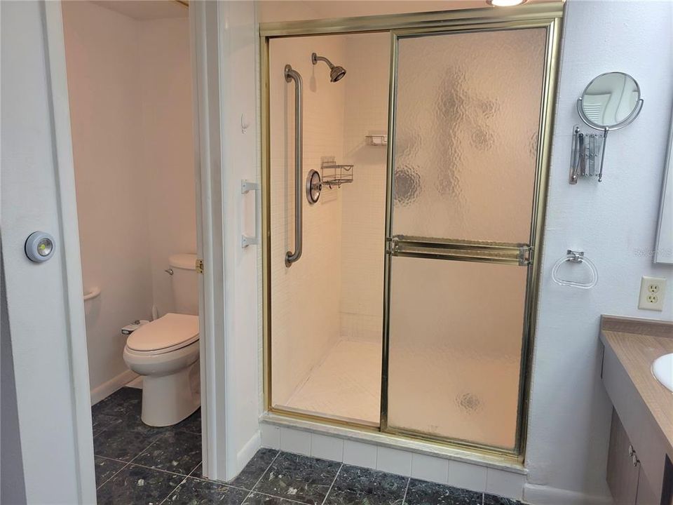 For Sale: $240,000 (3 beds, 2 baths, 1820 Square Feet)