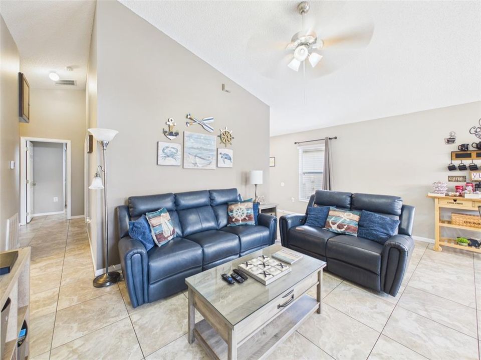 For Sale: $329,900 (3 beds, 2 baths, 1130 Square Feet)