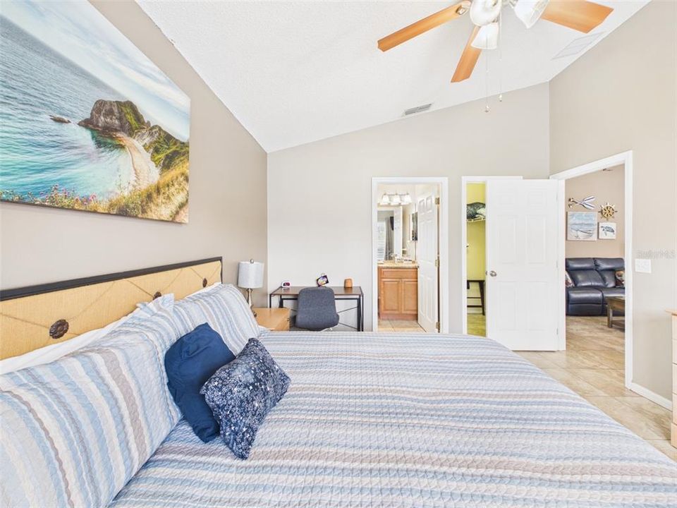 For Sale: $329,900 (3 beds, 2 baths, 1130 Square Feet)