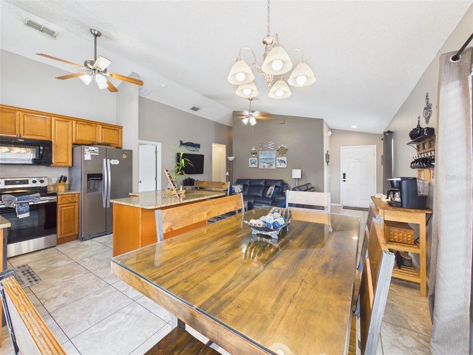 For Sale: $329,900 (3 beds, 2 baths, 1130 Square Feet)