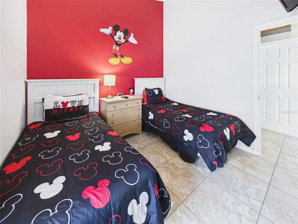 For Sale: $329,900 (3 beds, 2 baths, 1130 Square Feet)