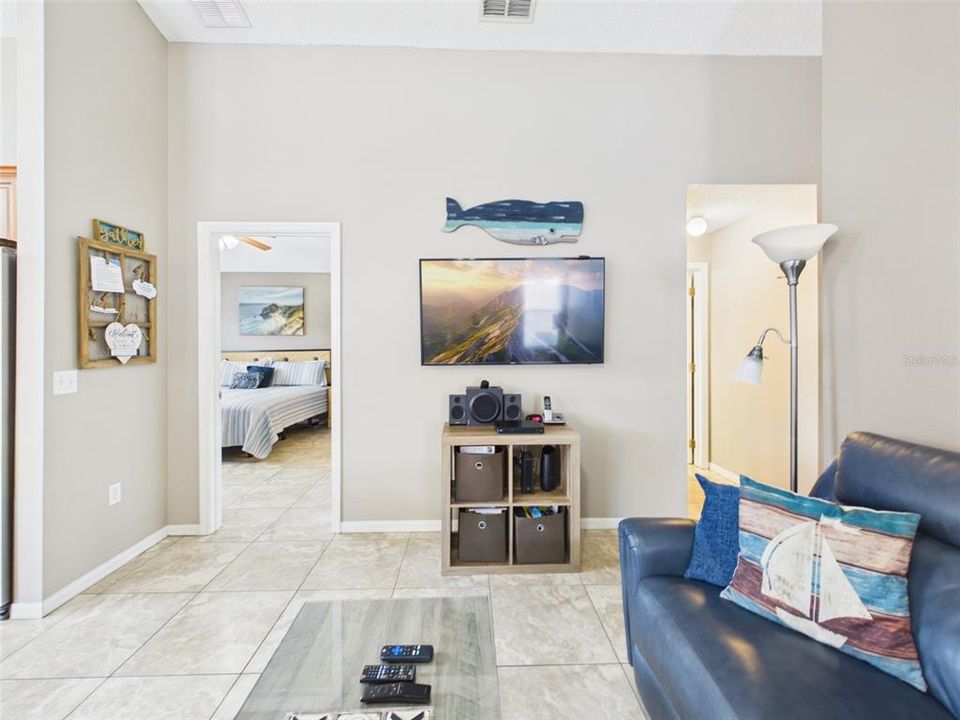 For Sale: $329,900 (3 beds, 2 baths, 1130 Square Feet)