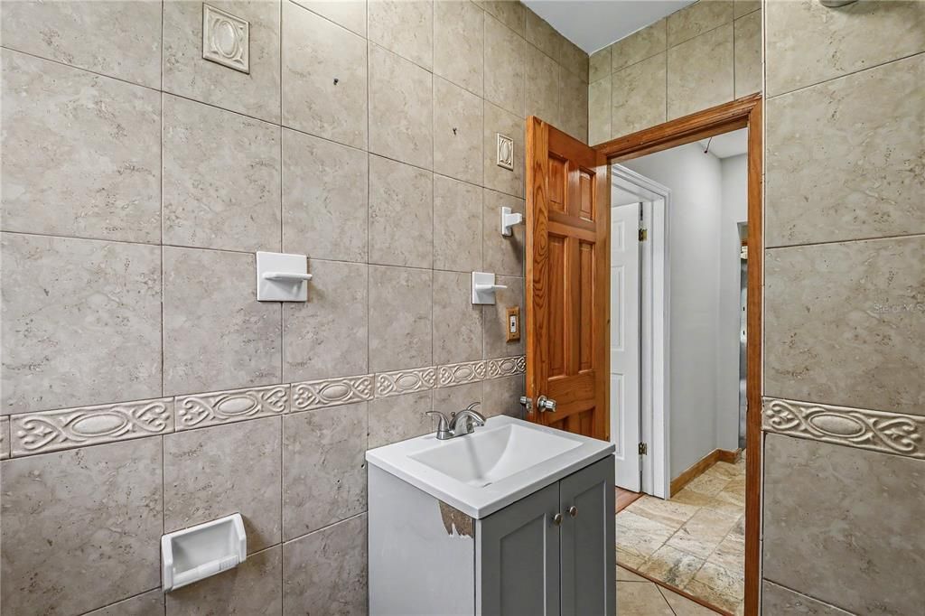 For Sale: $685,000 (4 beds, 3 baths, 2142 Square Feet)