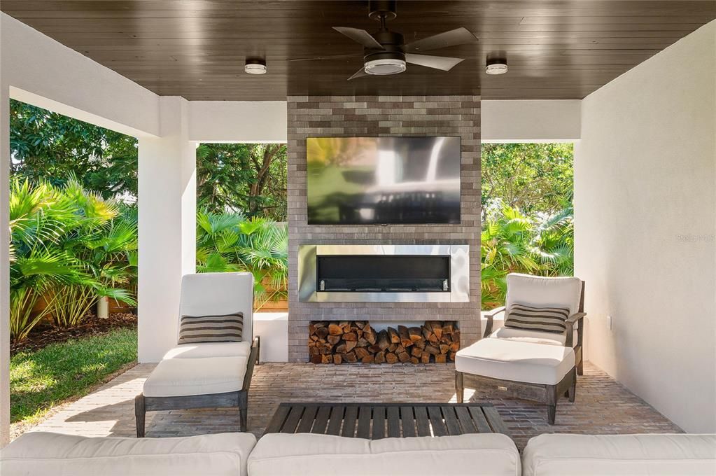 For Sale: $1,995,000 (4 beds, 3 baths, 3005 Square Feet)