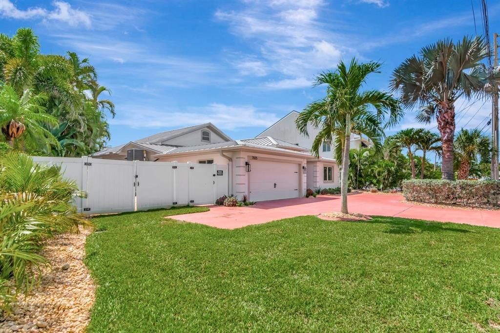 En Venta: $1,450,000 (3 camas, 4 baños, 2268 Pies cuadrados)