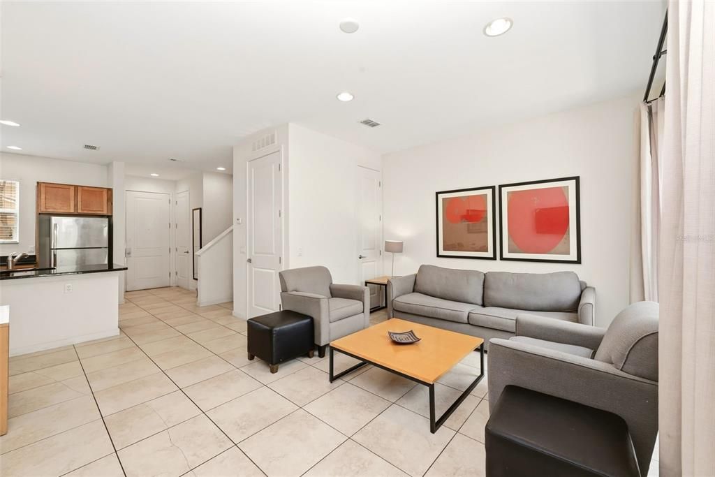 For Sale: $267,000 (2 beds, 2 baths, 1350 Square Feet)