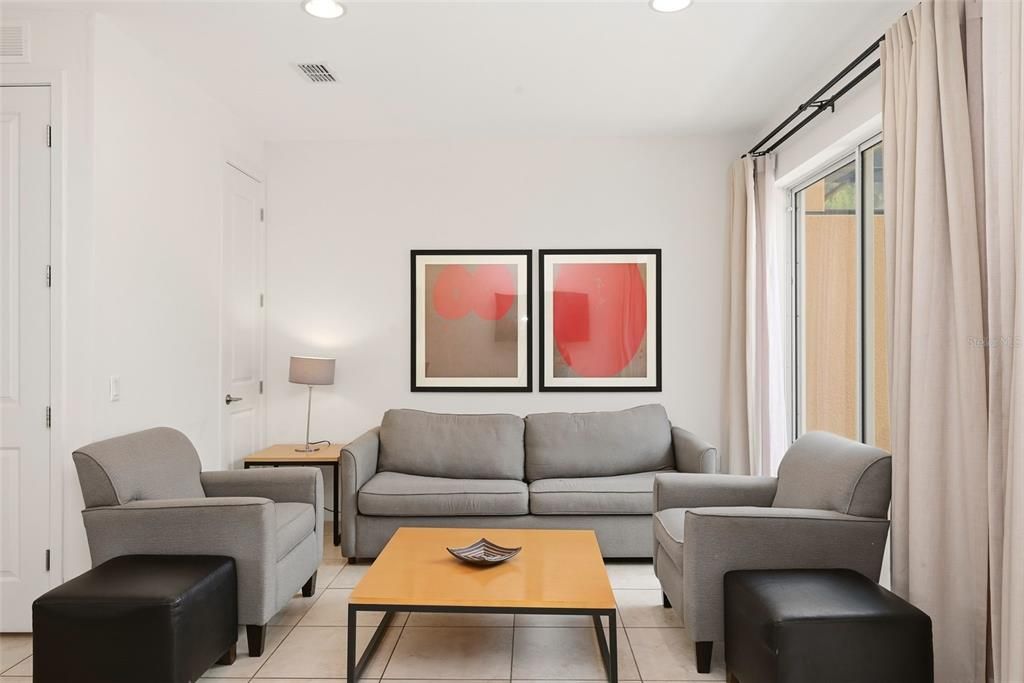 For Sale: $267,000 (2 beds, 2 baths, 1350 Square Feet)