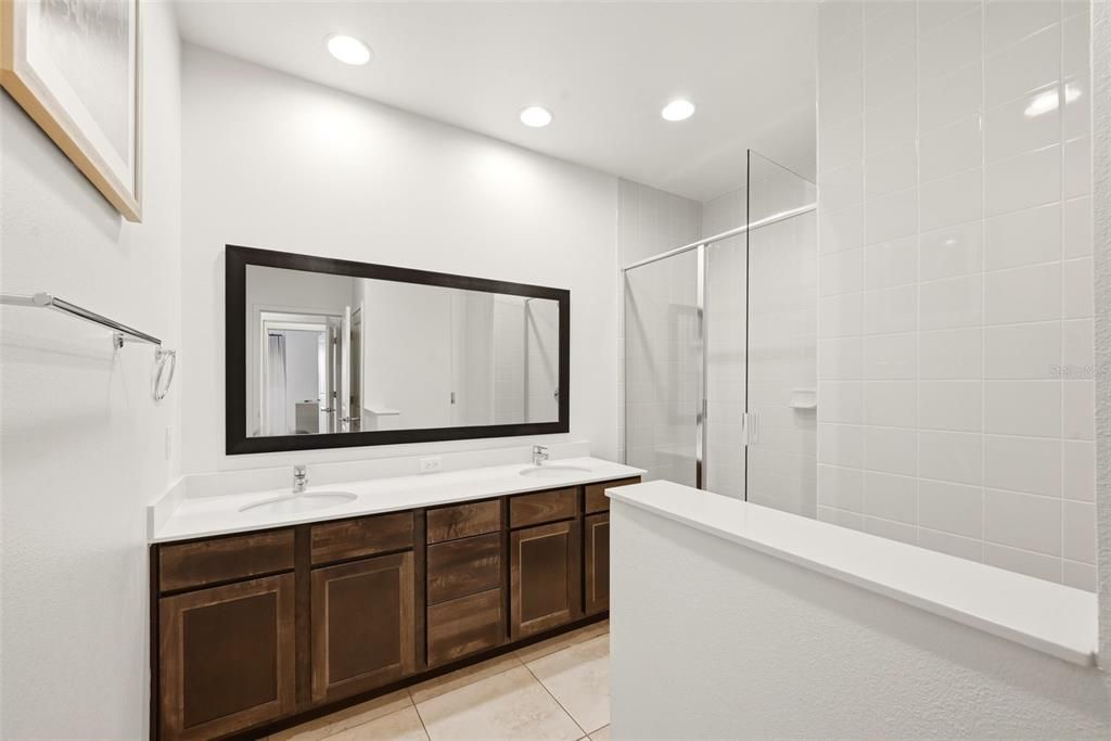 For Sale: $267,000 (2 beds, 2 baths, 1350 Square Feet)