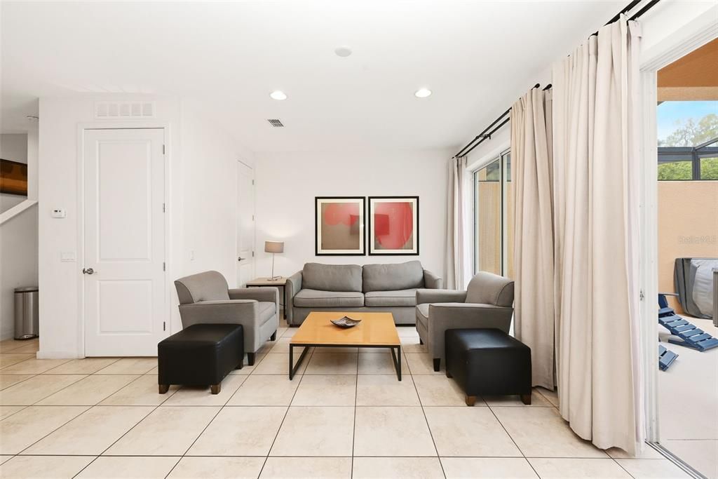 For Sale: $267,000 (2 beds, 2 baths, 1350 Square Feet)
