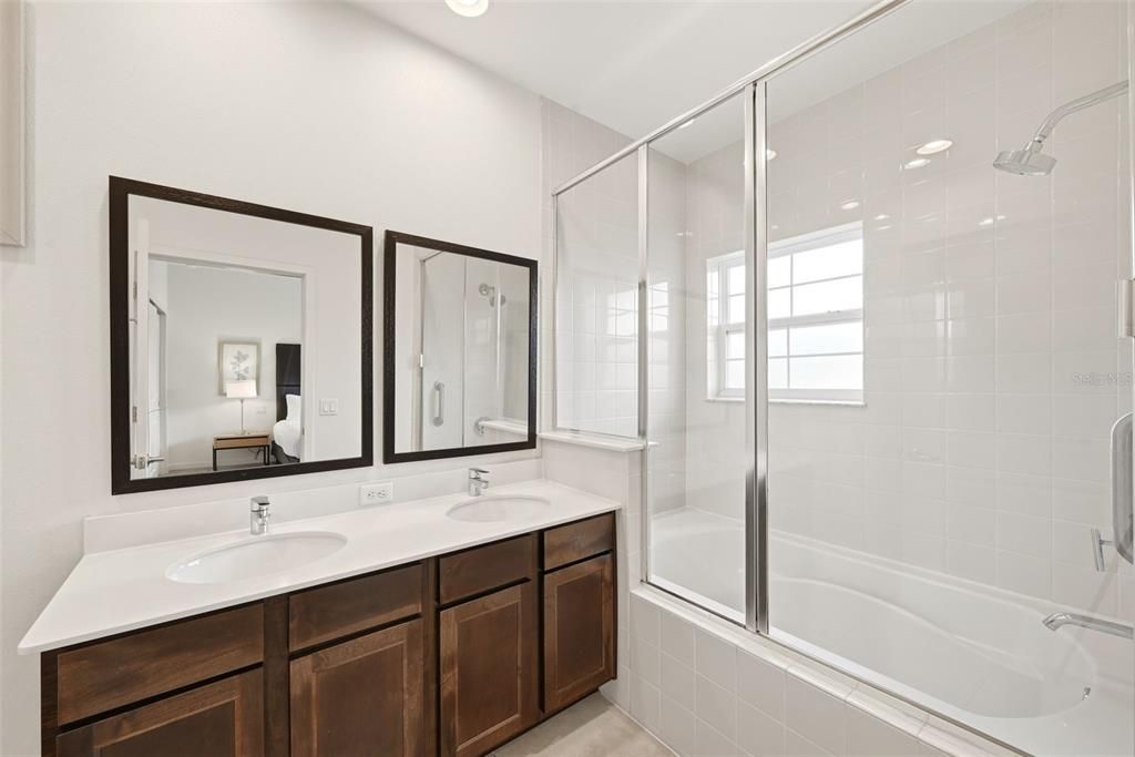 For Sale: $267,000 (2 beds, 2 baths, 1350 Square Feet)