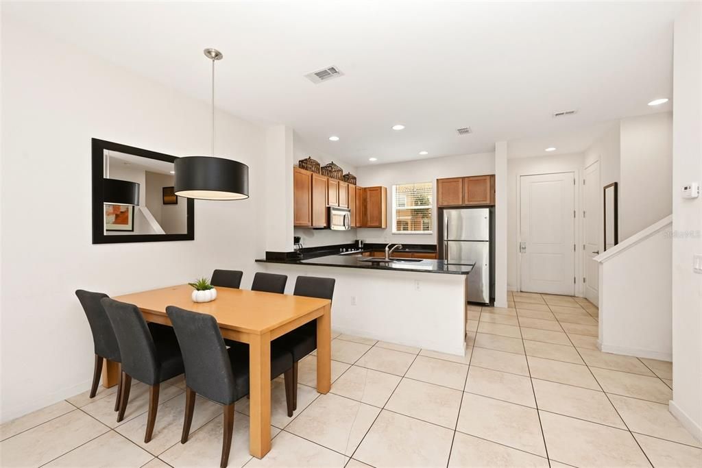 For Sale: $267,000 (2 beds, 2 baths, 1350 Square Feet)