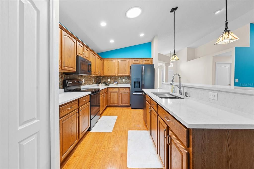 For Sale: $299,999 (3 beds, 2 baths, 1970 Square Feet)