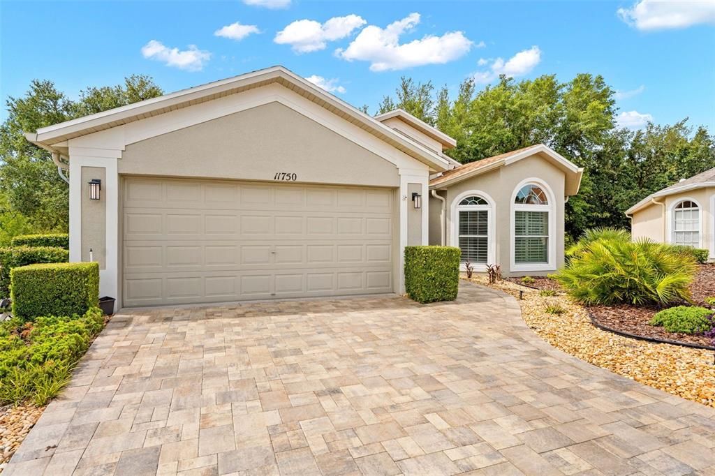 For Sale: $299,999 (3 beds, 2 baths, 1970 Square Feet)