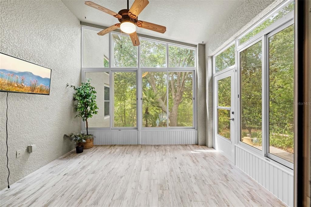 For Sale: $299,999 (3 beds, 2 baths, 1970 Square Feet)