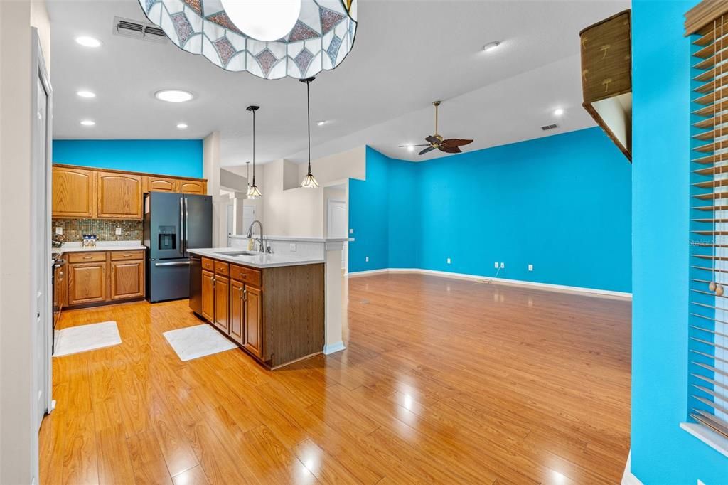 For Sale: $299,999 (3 beds, 2 baths, 1970 Square Feet)