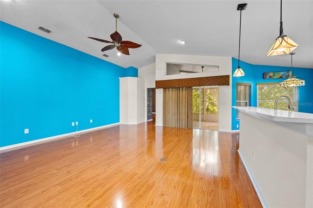 For Sale: $299,999 (3 beds, 2 baths, 1970 Square Feet)